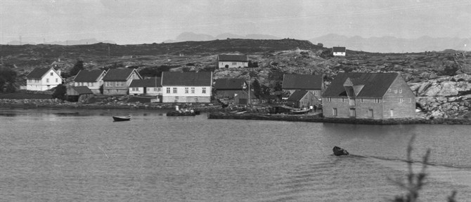 1920 - Tananger havn - foto av Gabriel T. Espedal - Byarkivet - BySt1996_01_140 - Utsnitt Melingssiden